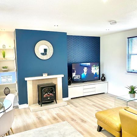 Stylish Central 2 Bedroom Apartment - Free Parking, Free Wifi Orkney Extérieur photo