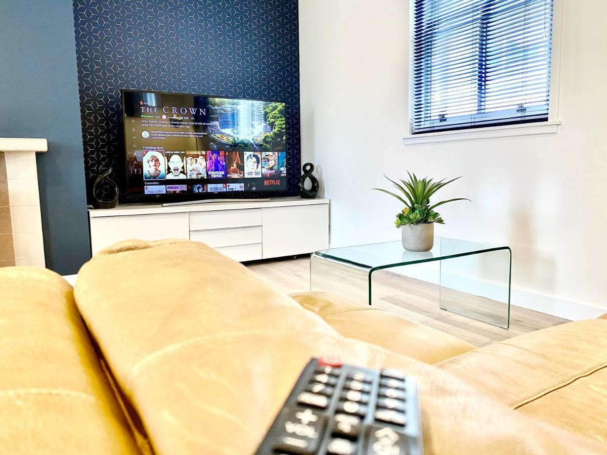 Stylish Central 2 Bedroom Apartment - Free Parking, Free Wifi Orkney Extérieur photo