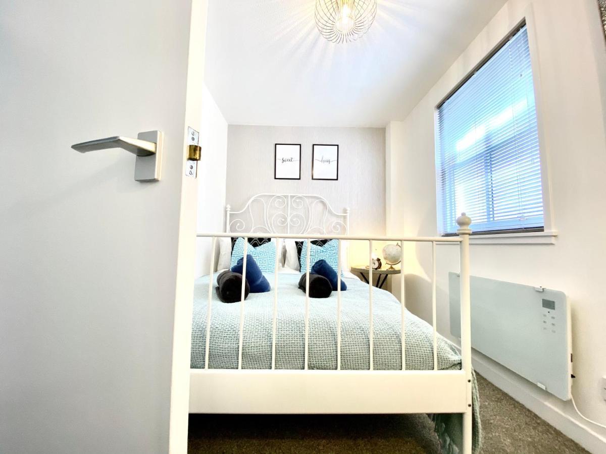 Stylish Central 2 Bedroom Apartment - Free Parking, Free Wifi Orkney Extérieur photo