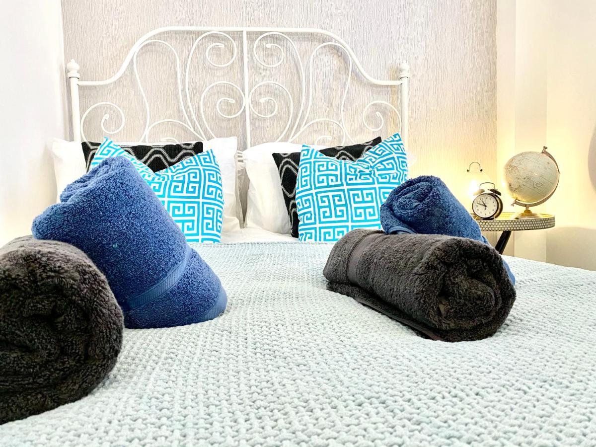 Stylish Central 2 Bedroom Apartment - Free Parking, Free Wifi Orkney Extérieur photo